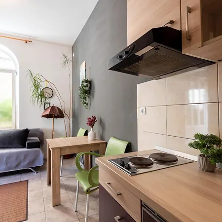 Apartment Kata * Split
