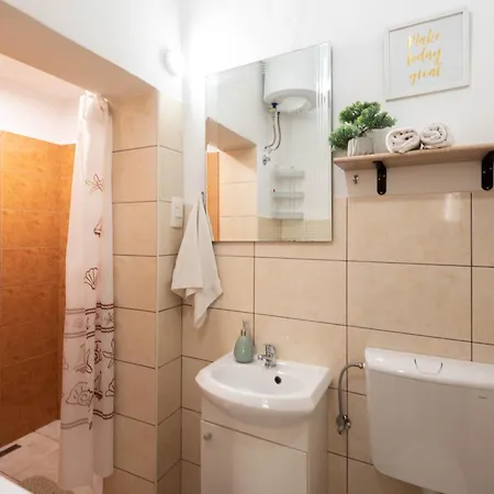 Kata Apartment